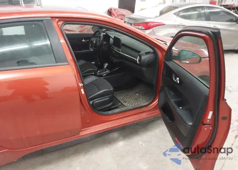 2020 Kia Forte Gt-Line z USA, uszkodzony, nr VIN 3KPF34AD3LE261063